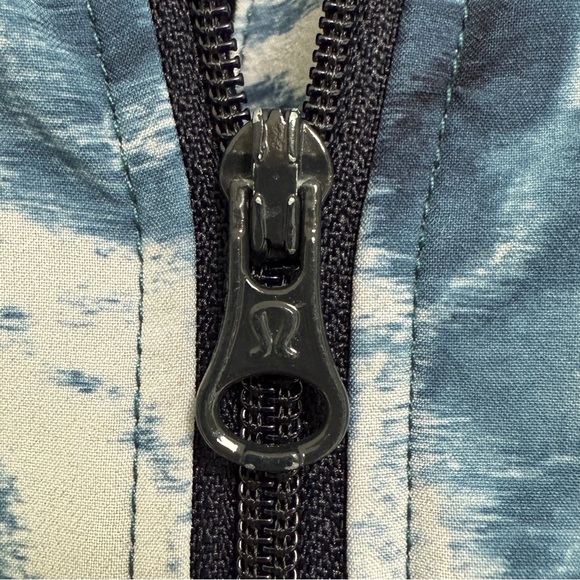 Lululemon Light Speed Vest Women’s Sea Side Silver Fox Blue Lattice - Picture 7 of 8